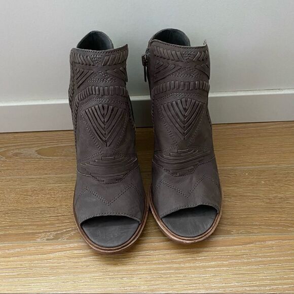 VINCE Camuto-Karinta Open Toe Bootie (8.5) - Picture 3 of 12